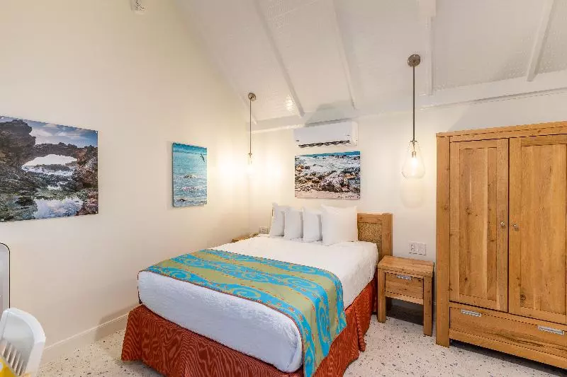 استودیوی استاندارد, Amsterdam Manor Beach Resort