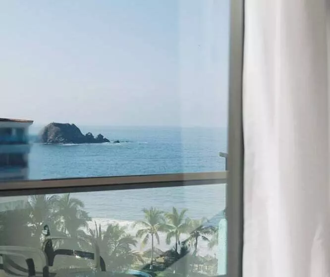 片側に海が見えるデラックスルーム, Fontan Ixtapa