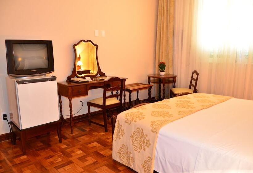 Quarto Quádruplo Estandar, Gloria Resort & Convention