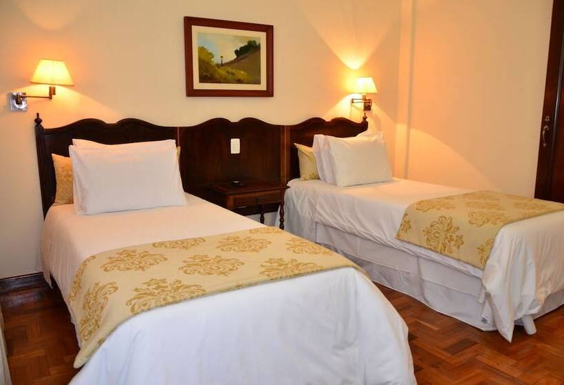 Quarto Quádruplo Deluxe, Gloria Resort & Convention