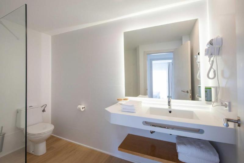 Pokój Deluxe, Guo Ji Yi Yuan