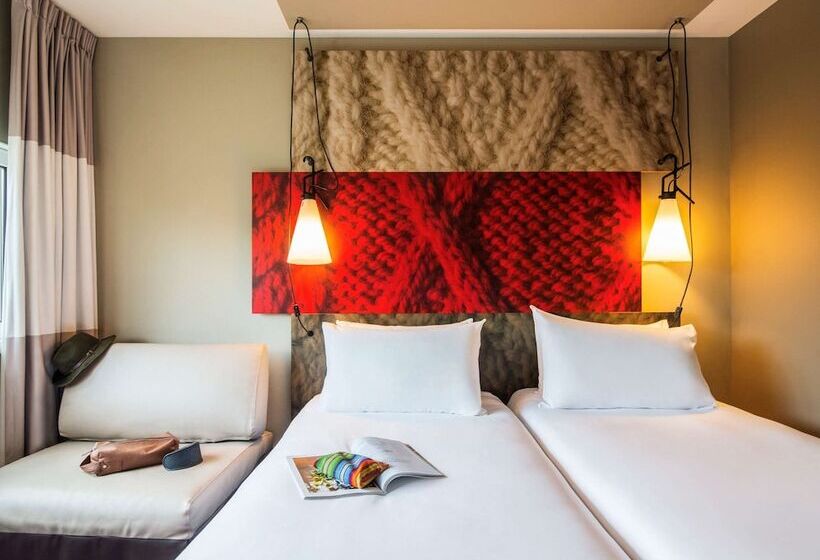 Superior Room, Ibis Schiphol Amsterdam Airport