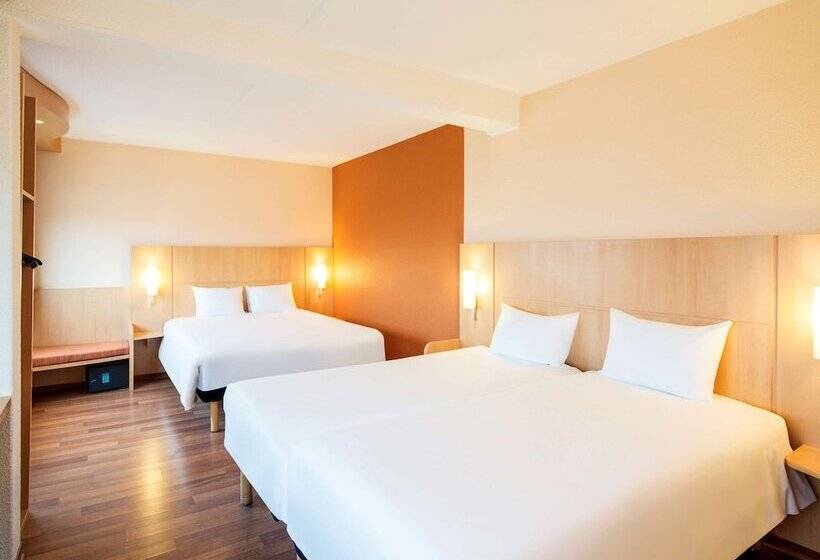 Standard Room, Ibis Schiphol Amsterdam Airport