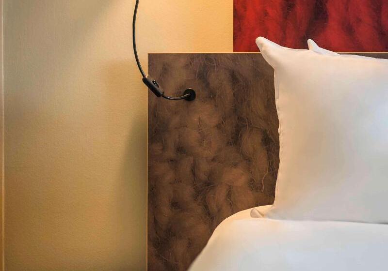 Superior Room, Ibis Schiphol Amsterdam Airport
