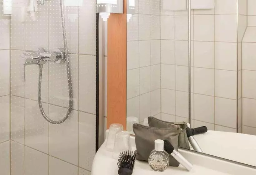 Standard Room, Ibis Schiphol Amsterdam Airport