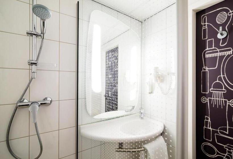 Superior Room, Ibis Schiphol Amsterdam Airport