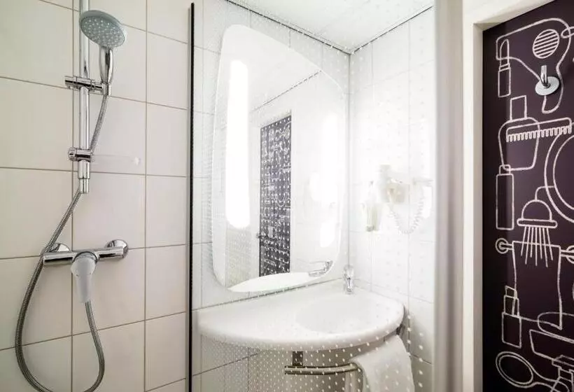 Superior Room, Ibis Schiphol Amsterdam Airport