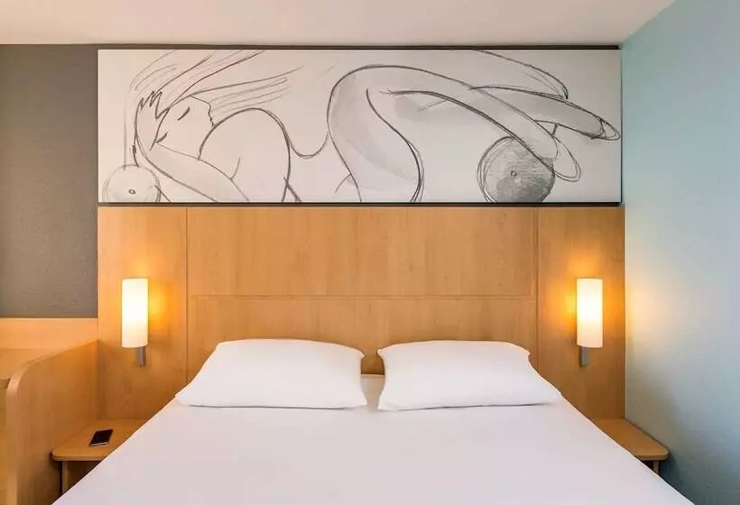海の見えるダブルベッドスタンダードルーム, Ibis Roscoff