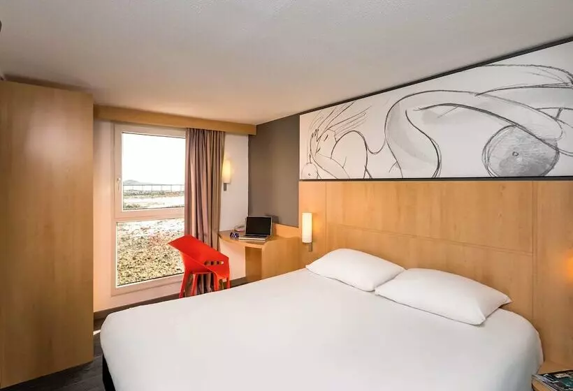 海の見えるダブルベッドスタンダードルーム, Ibis Roscoff