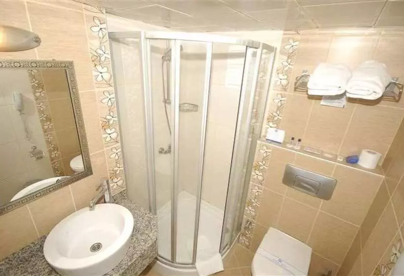 اتاق استاندارد سه نفره, Inci