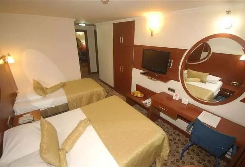 اتاق استاندارد سه نفره, Inci