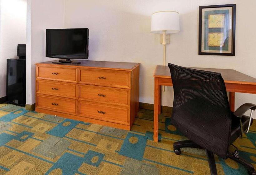 חדר סטנדרט עם מיטת קינג, La Quinta Inn By Wyndham Phoenix North