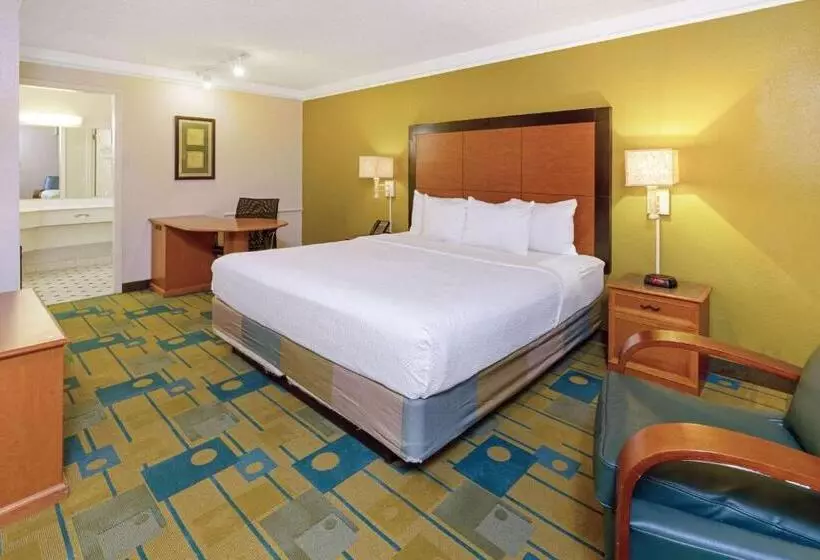 キングサイズベッドのスタンダードルーム, La Quinta Inn By Wyndham Phoenix North