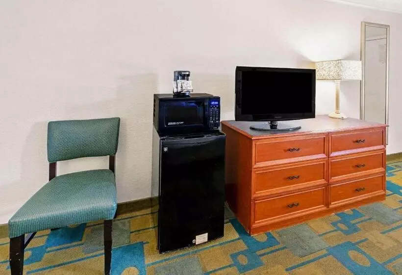 キングサイズベッドのスタンダードルーム, La Quinta Inn By Wyndham Phoenix North