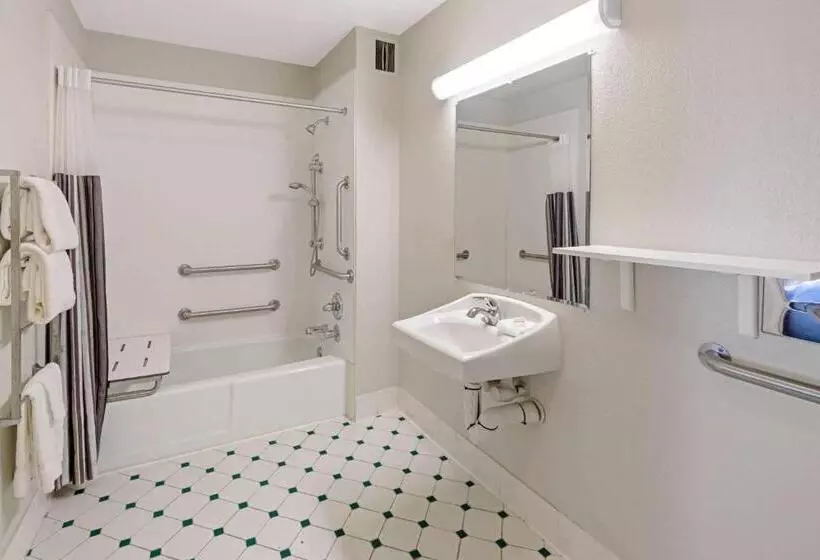 身障者適用キングサイズベッドルーム, La Quinta Inn By Wyndham Phoenix North