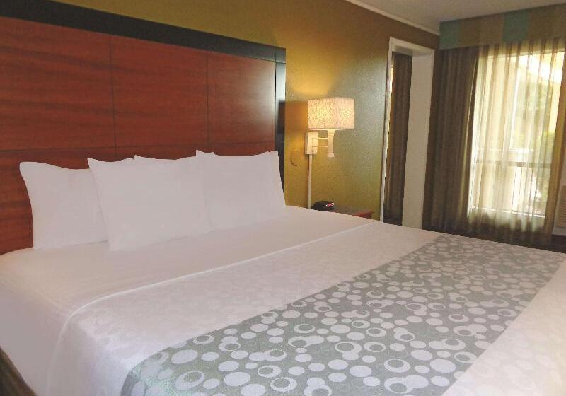 Люкс Deluxe Кровать Кинг, La Quinta Inn By Wyndham Phoenix North