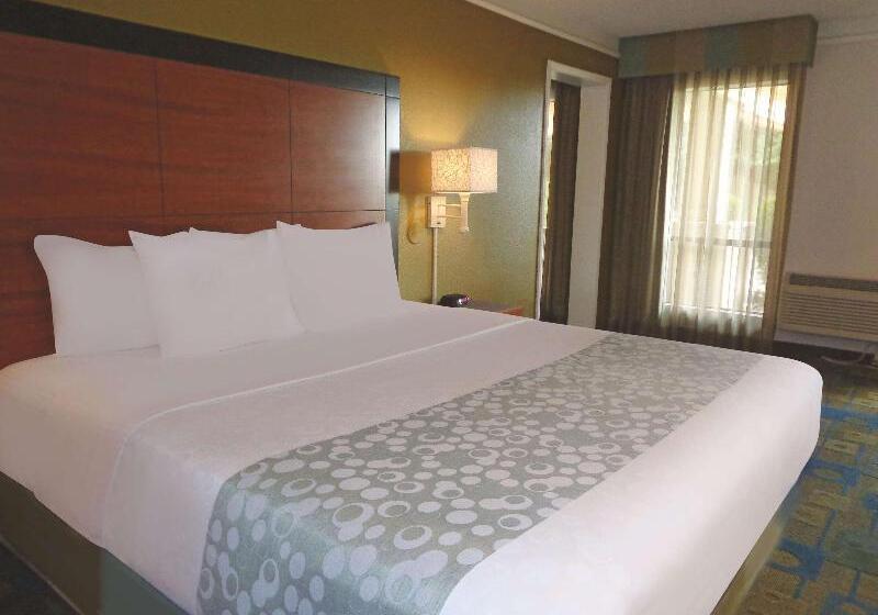 חדר דלוקס עם מיטת קינג, La Quinta Inn By Wyndham Phoenix North
