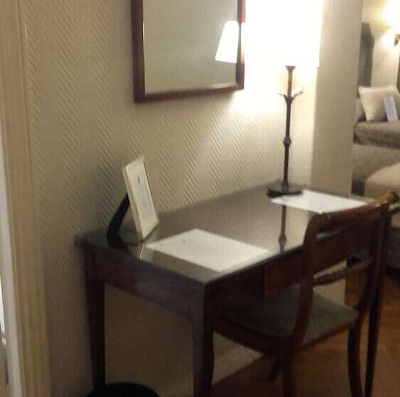 اتاق استاندارد سه نفره, Lafayette