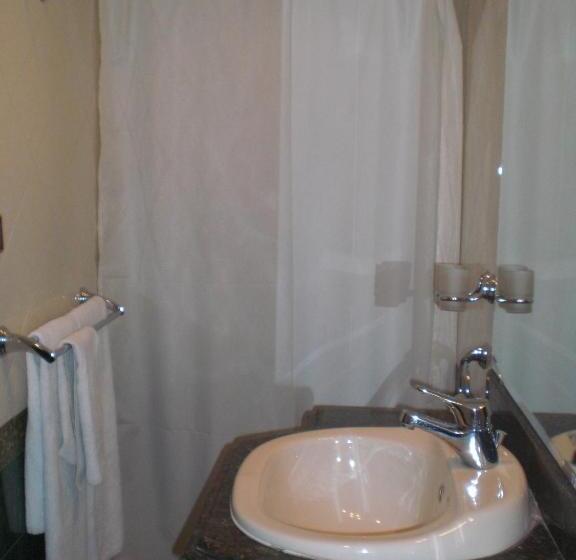 スタンダードルーム, Philippe Luxor