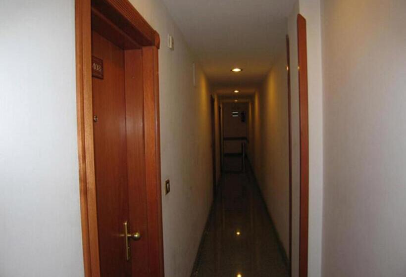 スーペリアトリプルルーム, Philippe Luxor