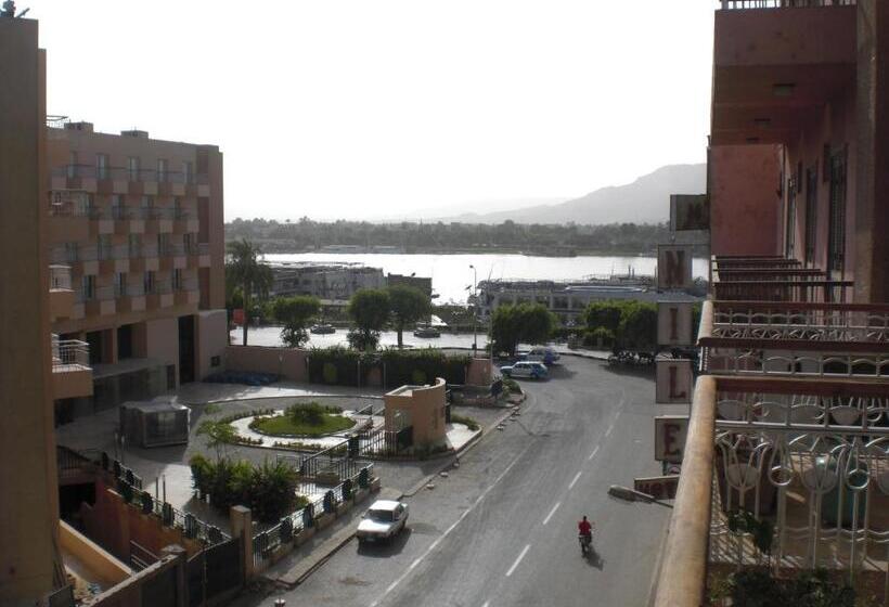 景色の見えるスーペリアルーム, Philippe Luxor