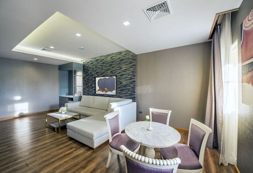 سوئیت 2 خوابه, Royal Rattanakosin Hotel Sha Plus