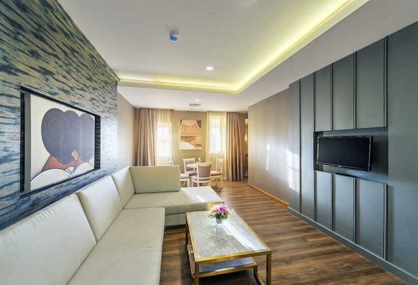 سوئیت 2 خوابه, Royal Rattanakosin Hotel Sha Plus