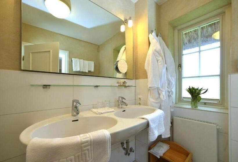 Номер Стандарт Вид на Сад, Seiler Hof Keitum Garni