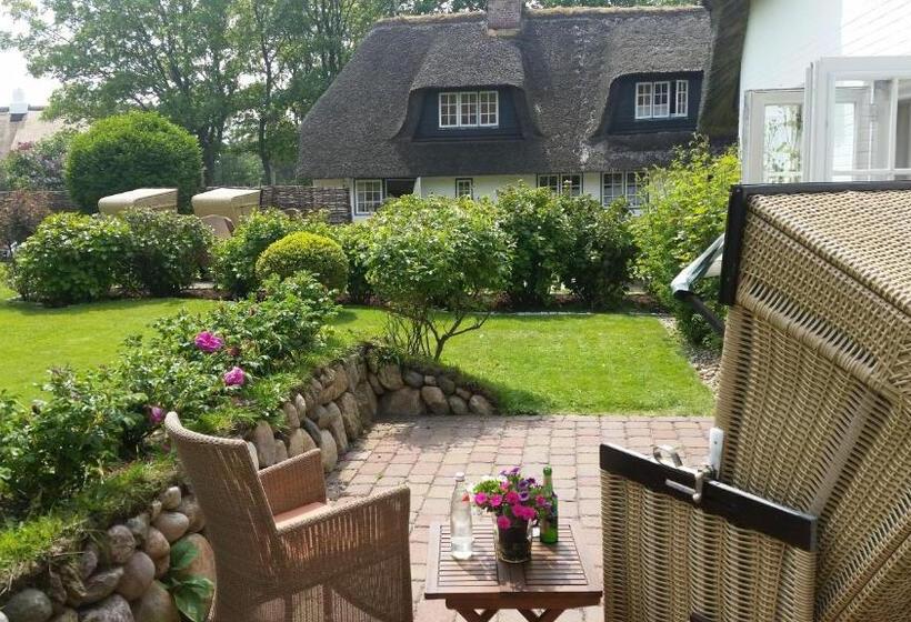 Номер Стандарт Вид на Сад, Seiler Hof Keitum Garni