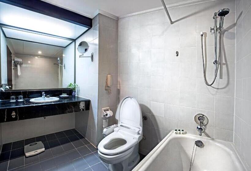 اتاق لوکس با تخت بزرگ, Arawana Regency Park Sukhumvit