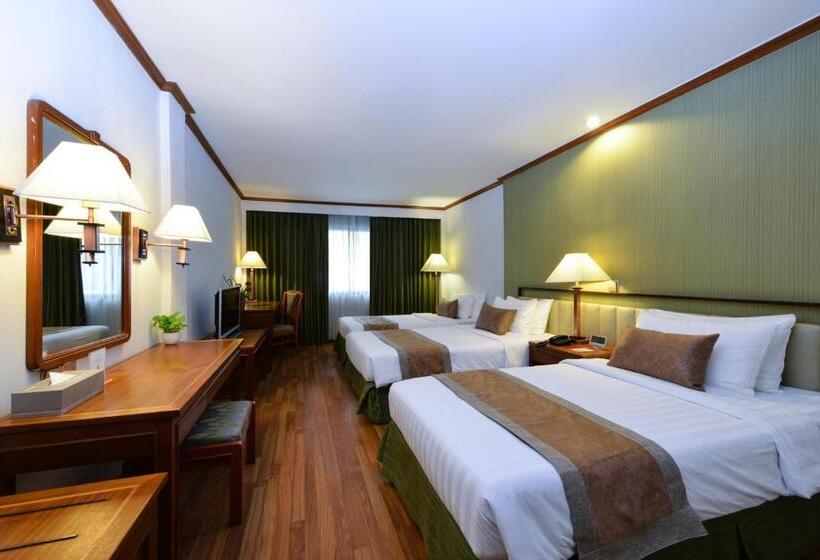 اتاق استاندارد سه نفره, Arawana Regency Park Sukhumvit