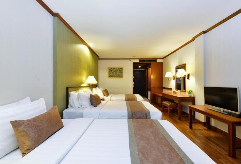 اتاق استاندارد سه نفره, Arawana Regency Park Sukhumvit