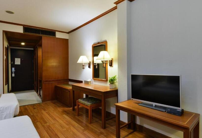 اتاق استاندارد سه نفره, Arawana Regency Park Sukhumvit