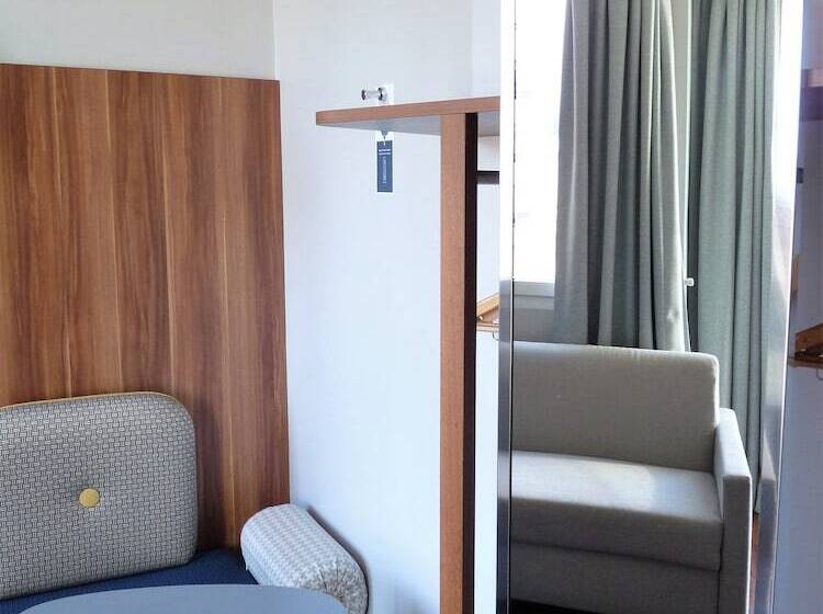 プレステージトリプルルーム, Atrium By Happyculture