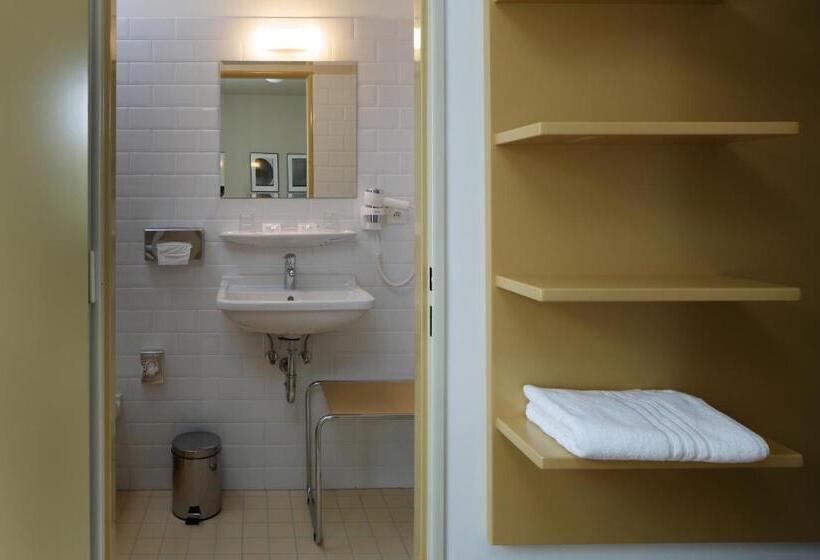 سوییت خانوادگی, Axa