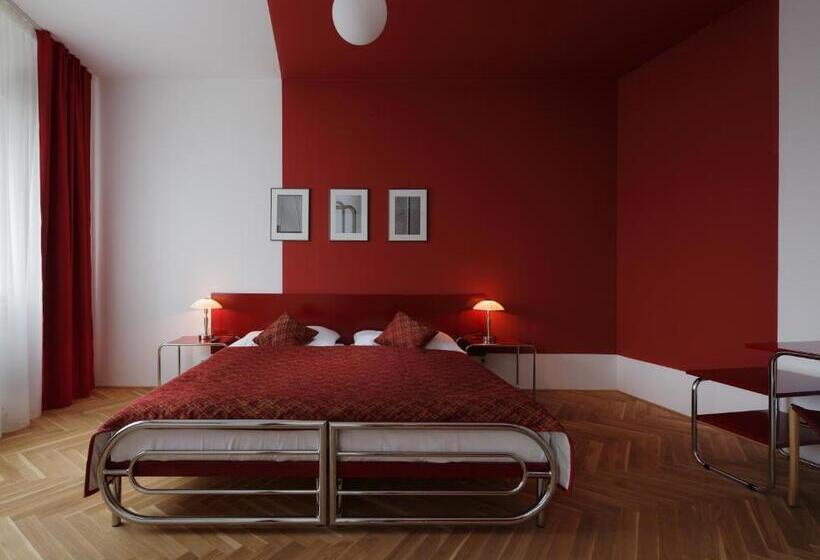 سوییت خانوادگی, Axa