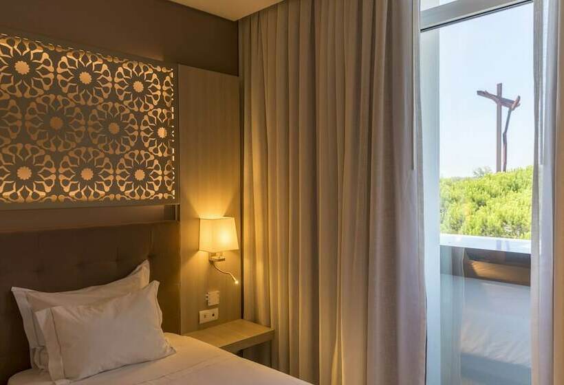 Номер Deluxe, Estrela de Fatima