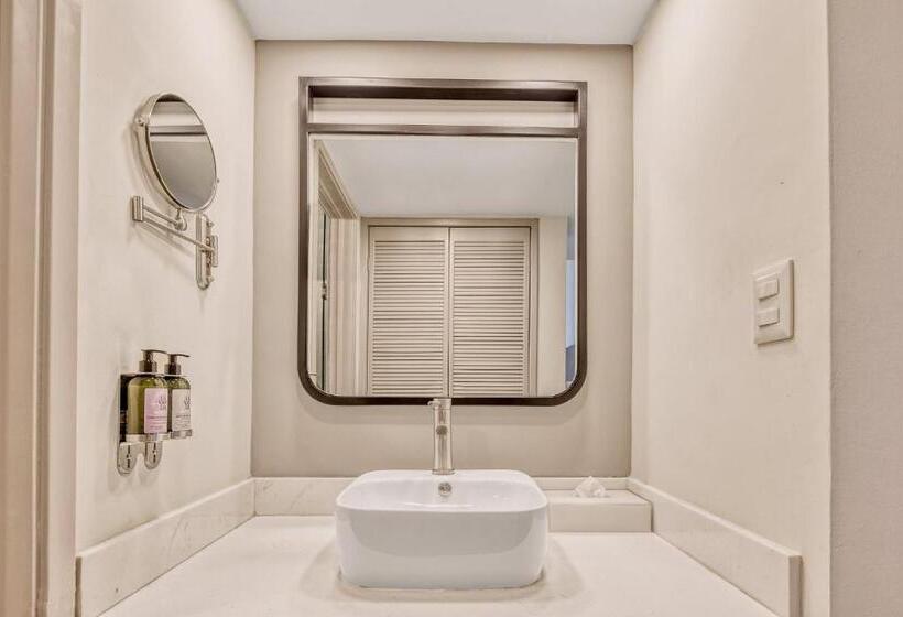 اتاق اجرایی با تخت بزرگ, Fiesta Inn Oaxaca