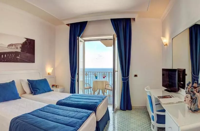 Superior-huone, Grand Hotel Riviera