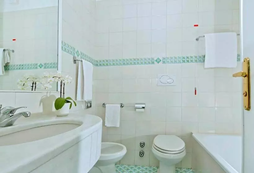 Standard Yhden Hengen Huone, Grand Hotel Riviera