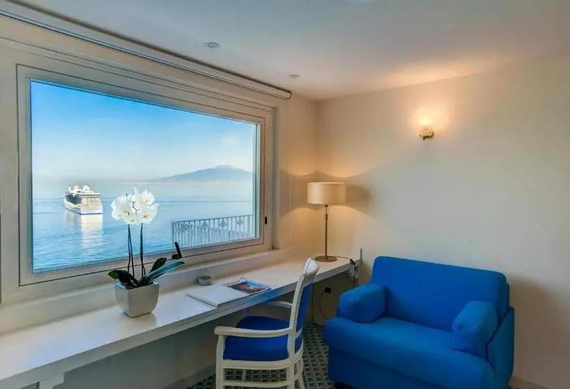 Deluxe-huone Merinäkymä, Grand Hotel Riviera