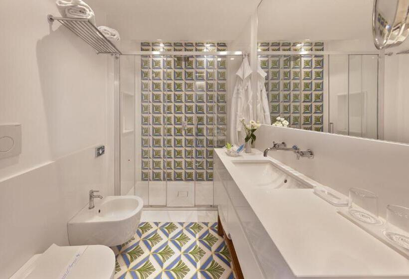 バルコニー付きスタンダードルーム, Grand Hotel Riviera