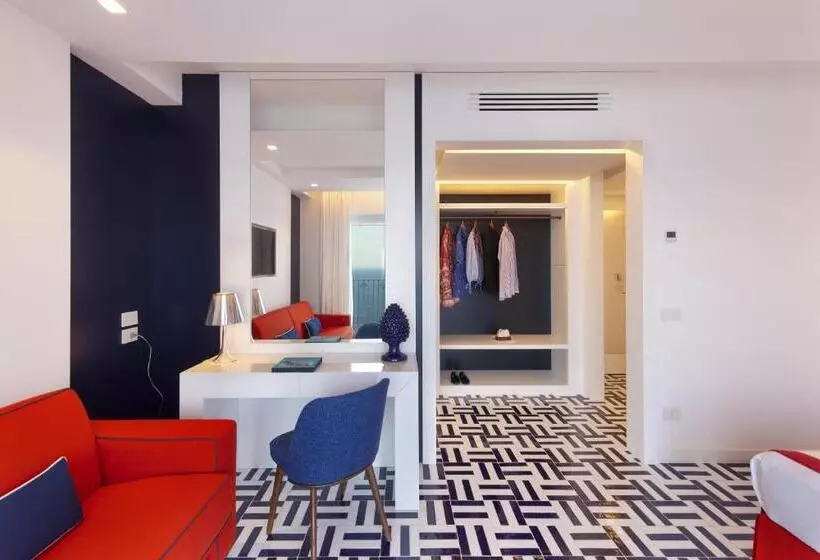 Deluxe-huone Merinäkymä, Grand Hotel Riviera