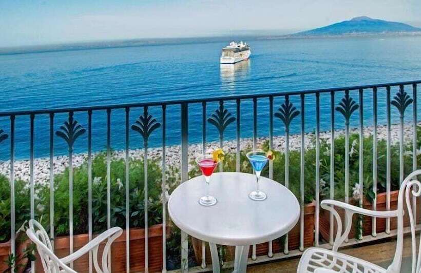 Номер Deluxe Вид на Море, Grand Hotel Riviera
