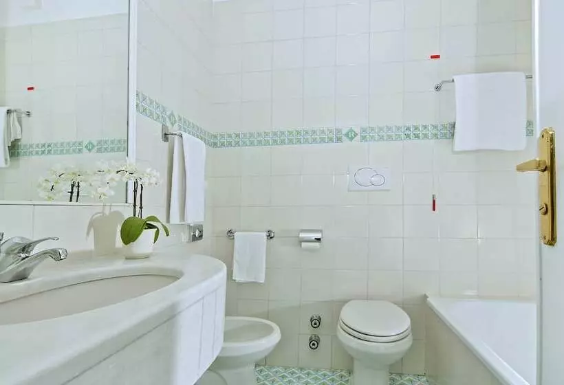 Standard Yhden Hengen Huone, Grand Hotel Riviera