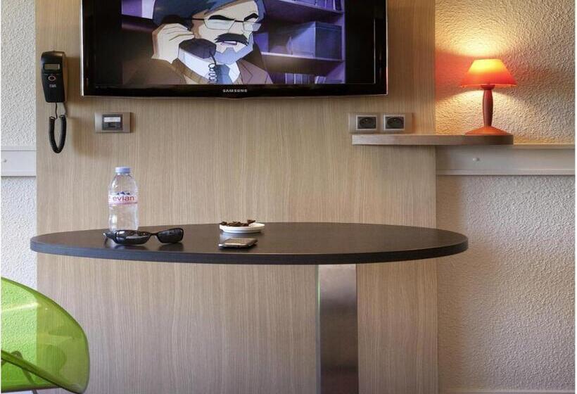 Номер Стандарт Двуспальная Кровать, Ibis Styles Annecy Centre Gare