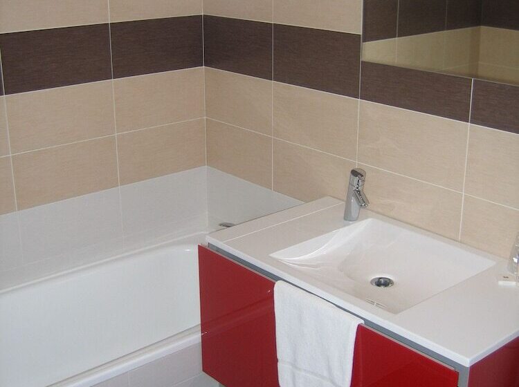 스탠다드 룸 더블 침대, Ibis Styles Annecy Centre Gare