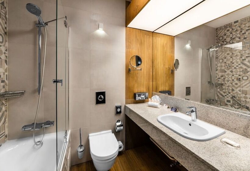 جناح جونيور, Radisson Blu , Szczecin