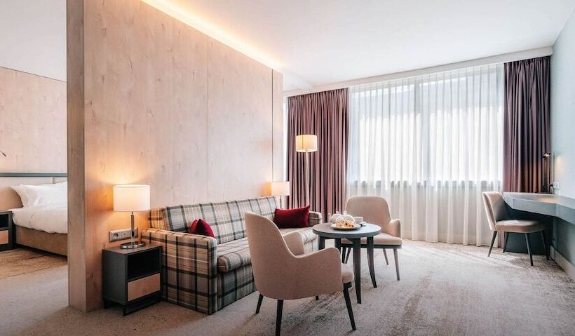 جناح جونيور, Radisson Blu , Szczecin