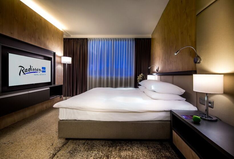 جناح جونيور, Radisson Blu , Szczecin